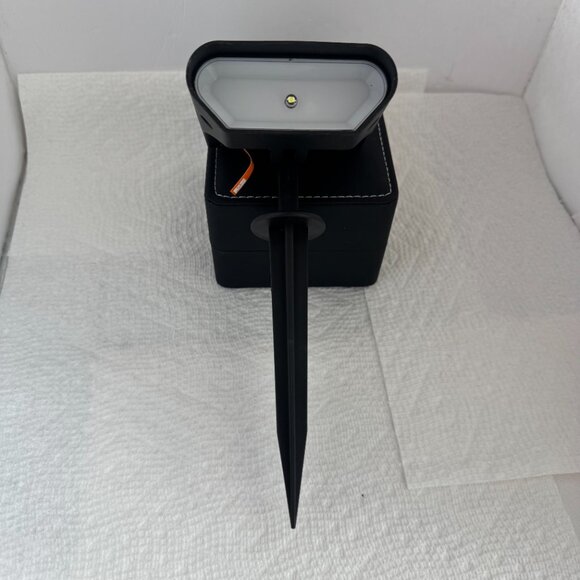 SOLAR PANNEL NIGHT LGHT - Picture 2 of 3